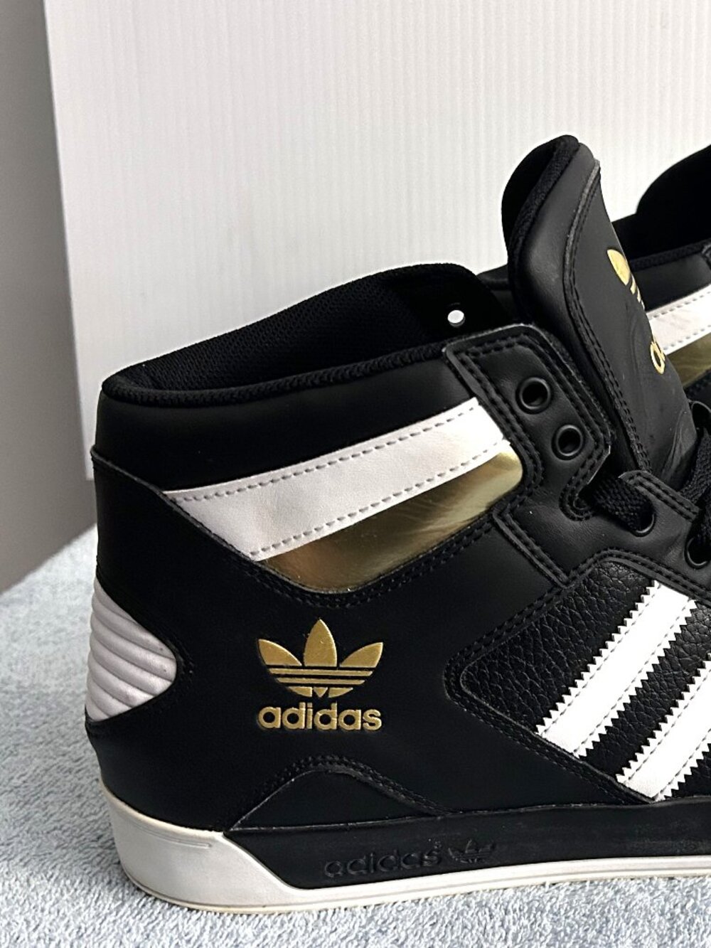 ADIDAS - Picture 7 of 12